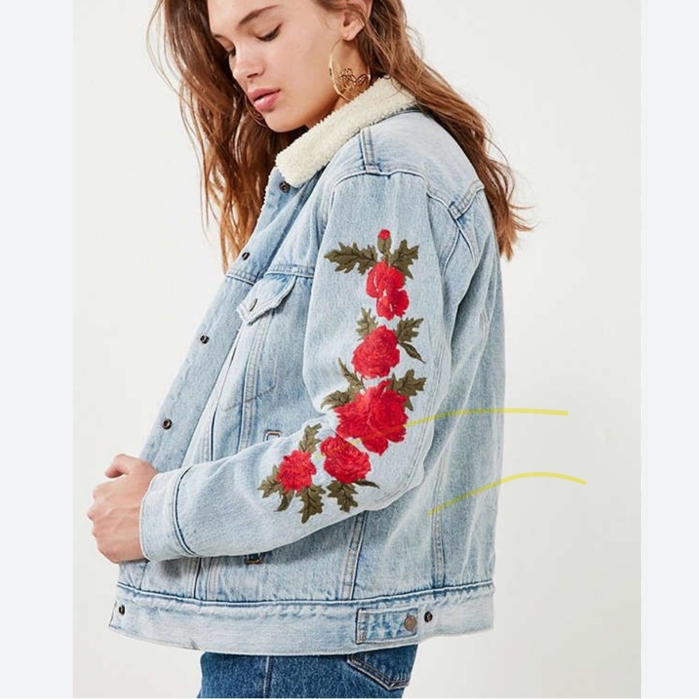 Levi’s Embroidered Rose Sherpa Lined Ex-Boyfriend Denim Jacket Floral Size S